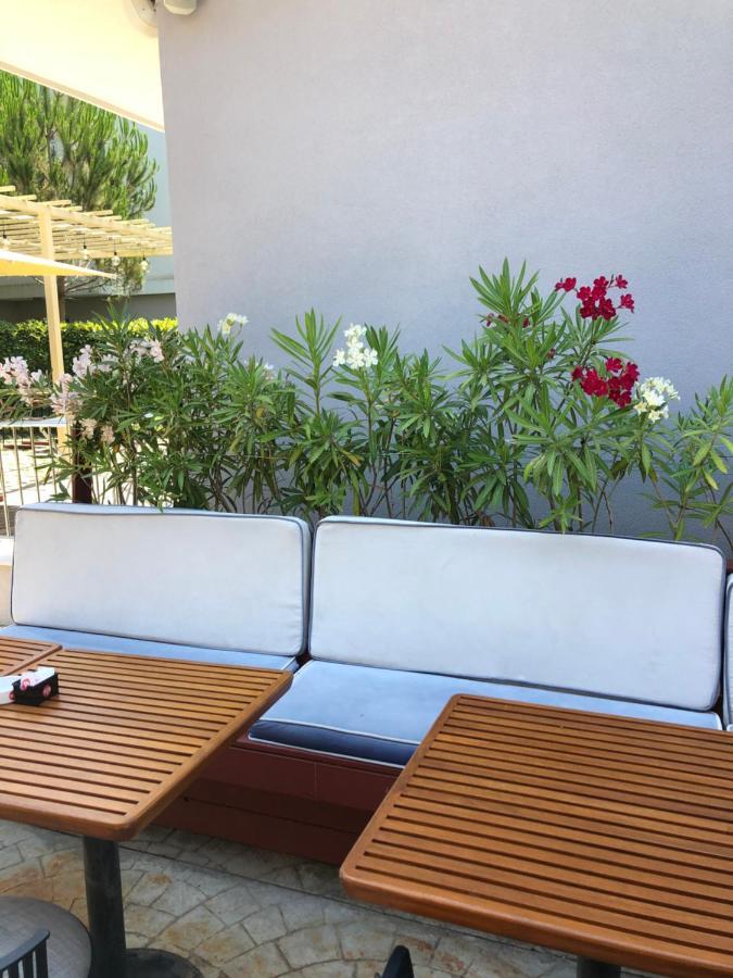 Rezidenca Primavera Apartments ดูร์เรส ภายนอก รูปภาพ